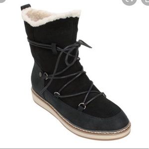 White mountain lace up winter boots